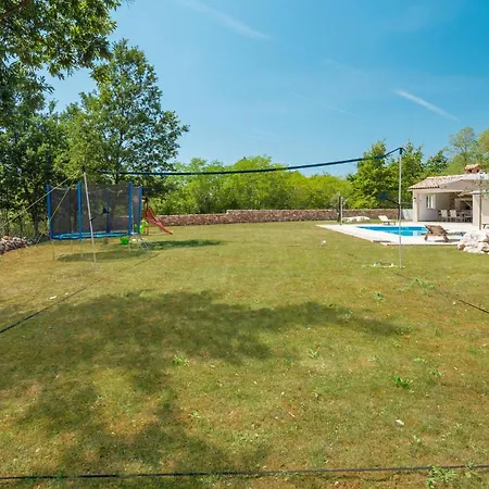 Lovely In With Wifi Holiday home Sveti Petar u Sumi