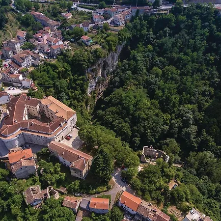 Hébergement de vacances Awesome In Sveti Petar u Sumi